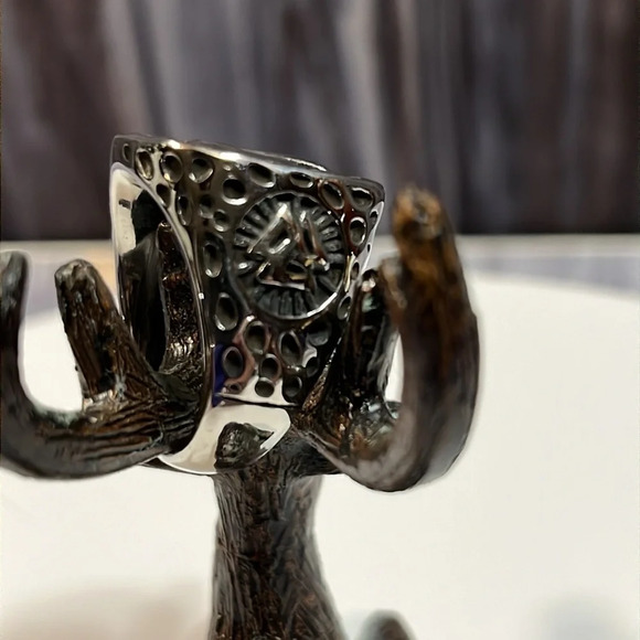 STAINLESS STEEL VIKING RING BY CELTIC WOLF COMPANY. - Picture 4 of 4